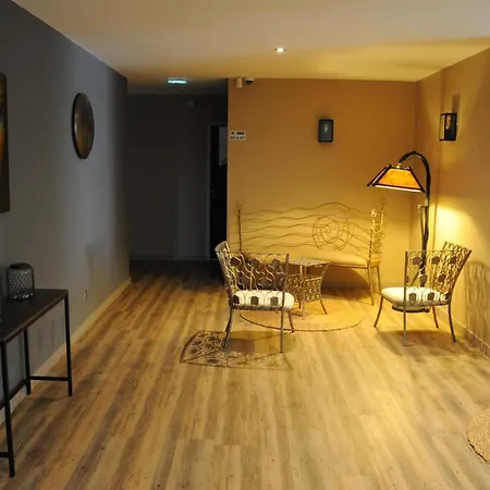 Hotel L'ange De La Vallee 3*